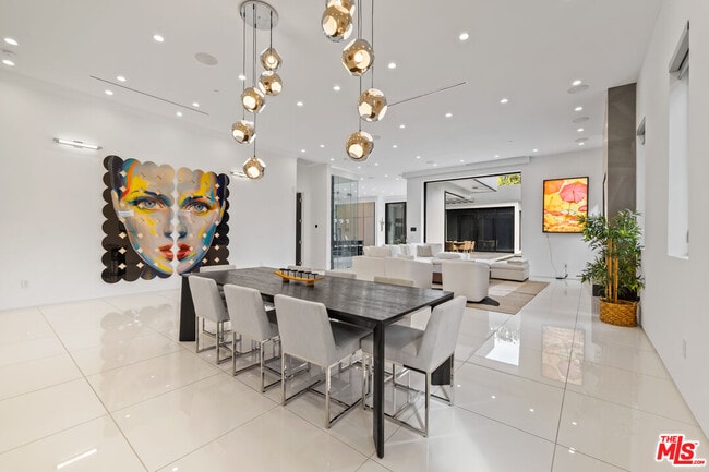 Building Photo - 4458 Mammoth Ave