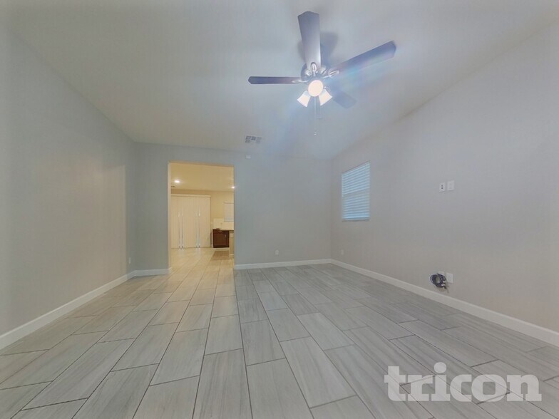 Building Photo - 17142 W Seldon Ln