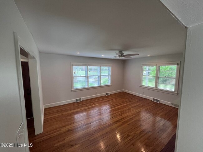 Building Photo - 2417 Slay Dr