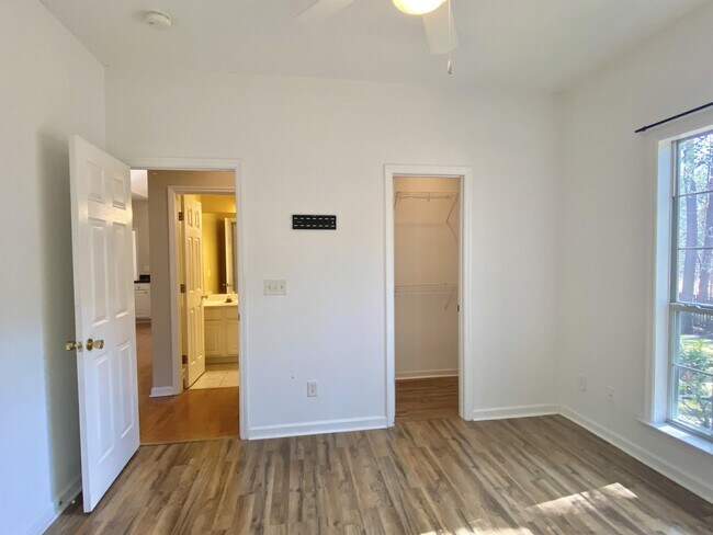 Building Photo - 42 Westminster Pl