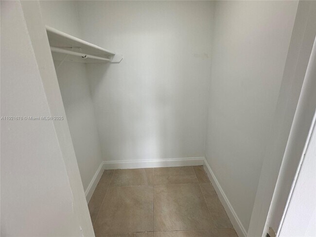 Building Photo - 492 NW 165th St