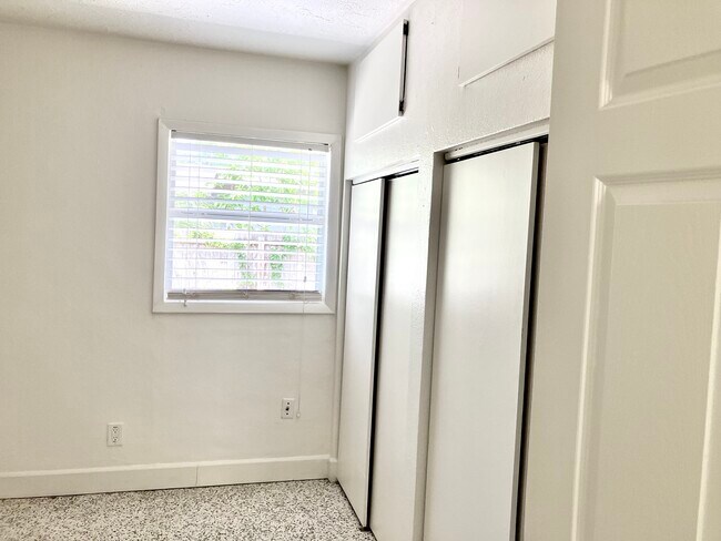 Building Photo - 1144 44th St