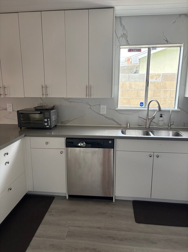 Building Photo - 3397 Bancroft Cir