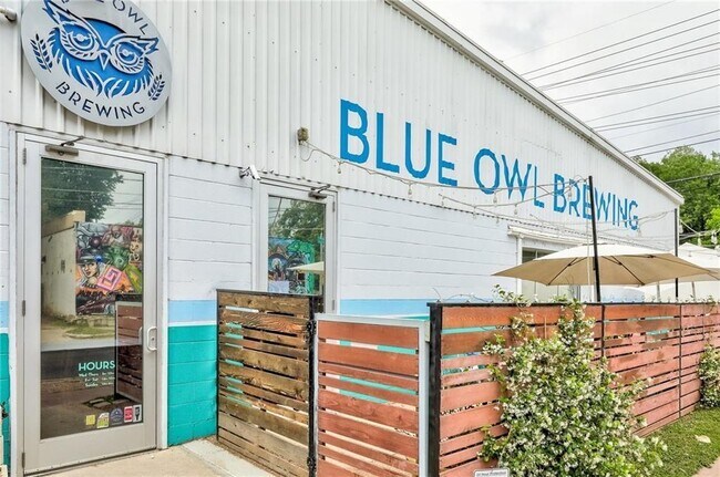 Building Photo - 1601 E Cesar Chavez St