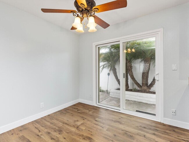 Building Photo - Oceanside Beach-Close 3BD/2BA Home with Easy Freeway Access