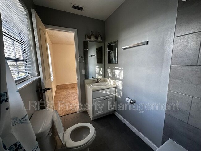 Building Photo - 2706 Graduate Ct