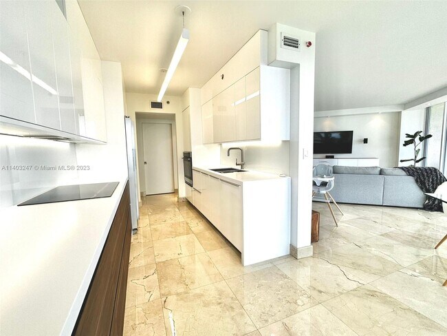 Building Photo - 7330 Ocean Terrace