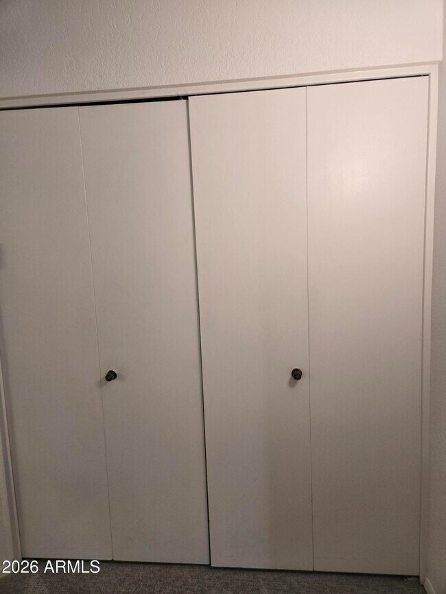 Building Photo - 3033 E Siesta Ln