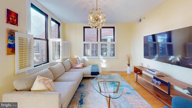 Building Photo - 1858 California St NW