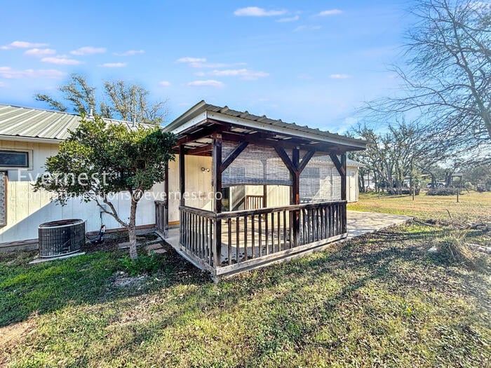 Building Photo - 208 Panther Path