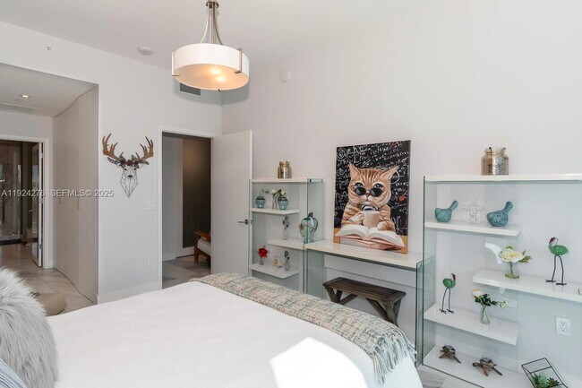 Building Photo - 701 N Fort Lauderdale Beach Blvd