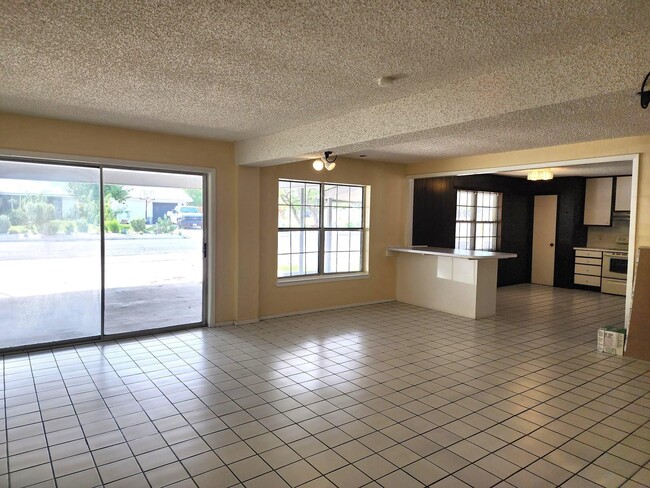 Building Photo - 211 Alta Vista Dr