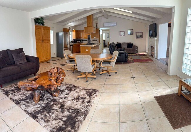 Building Photo - 5360 El Arbol Dr