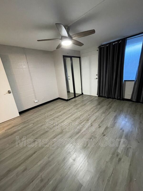 Building Photo - 1301 Lusitana St