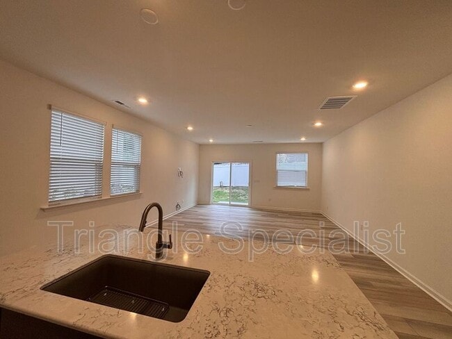 Building Photo - 10514 Brookside Reserve Rd