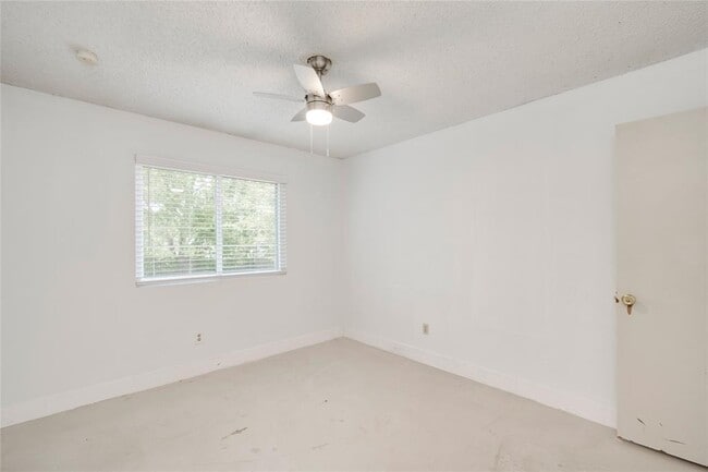 Building Photo - 8408 Romney Rd