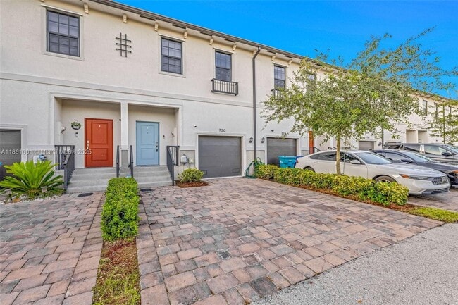 Building Photo - 730 SW 12th St