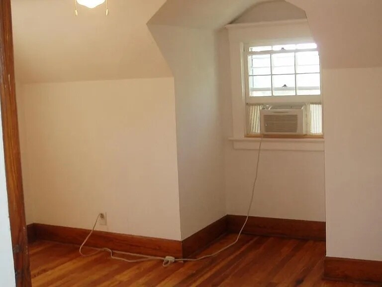 Building Photo - 4710 Cass St