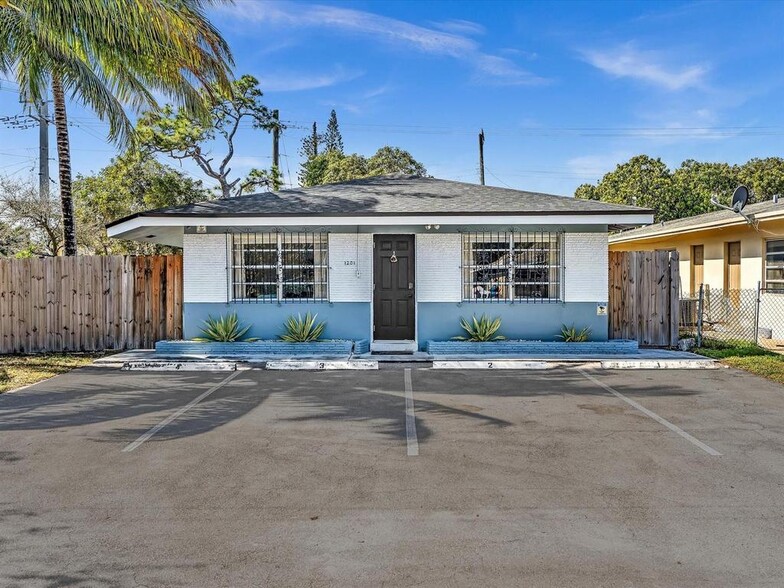 Primary Photo - 1201 NW 5th Ave