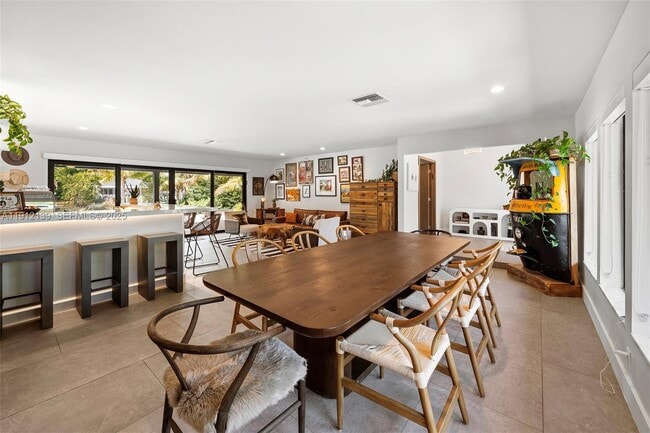 Building Photo - 419 Alamanda Dr