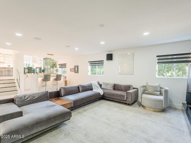 Building Photo - 4748 E Redfield Rd