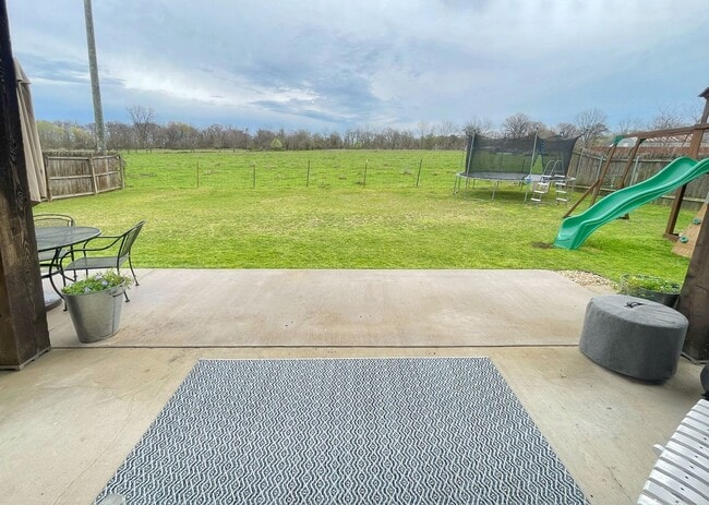 Building Photo - Large and in Charge!! Gated community close to Barksdale Air Force Base.