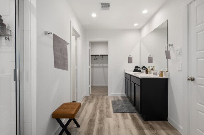 Building Photo - 3002 Crown Gate Dr