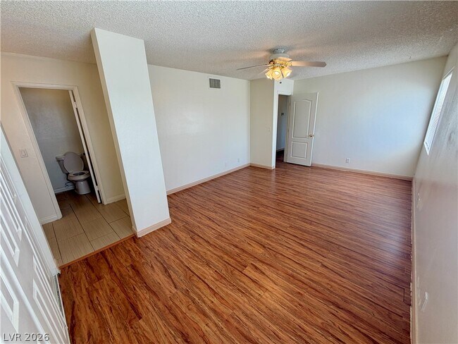 Building Photo - 6969 Mountain Moss Dr
