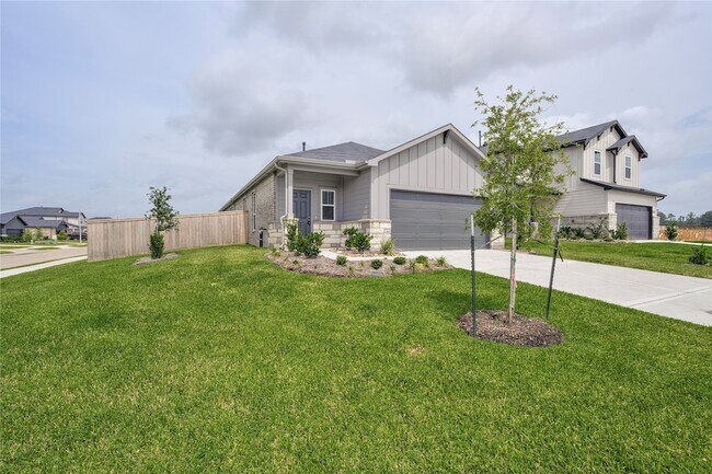 Building Photo - 905 Silver Buckle Ln