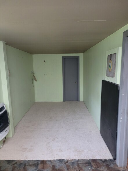 Building Photo - 216 Mozingo Rd