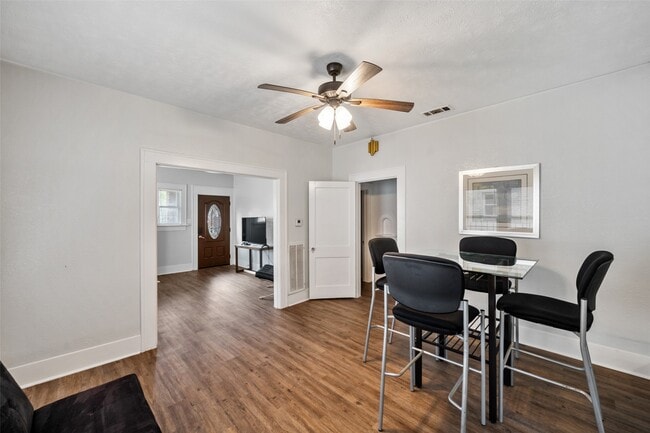 Building Photo - 2510 Rosewood St