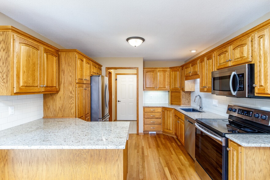 Kitchen - 2200 Pinehurst Dr