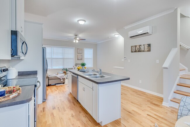 Building Photo - 53 Foal Ln