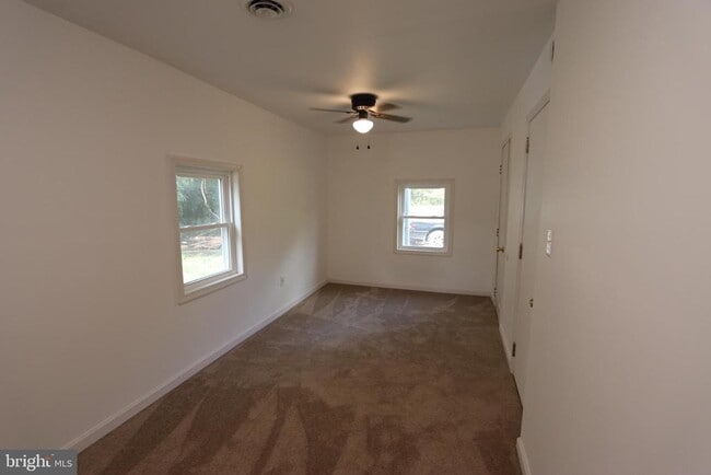 Building Photo - 9540 Greenfield Rd