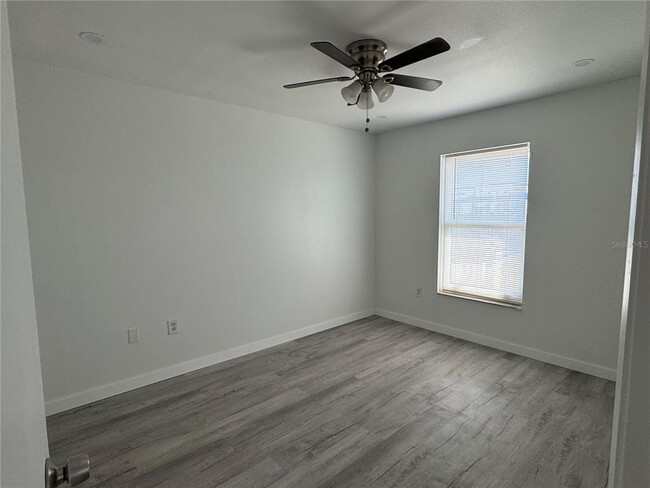 Building Photo - 6428 Hamlet Dr