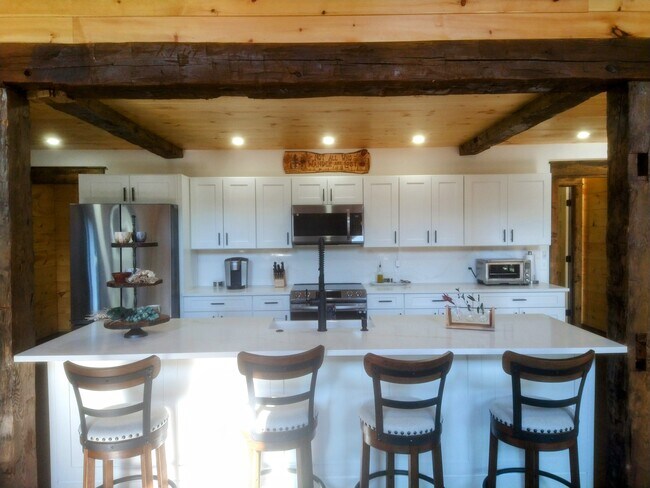 Building Photo - 63 Redwood Ln