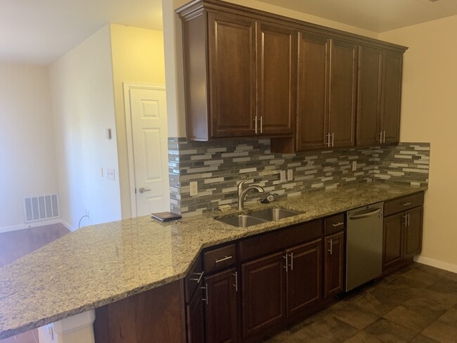 Building Photo - 2682 S Cathay Way