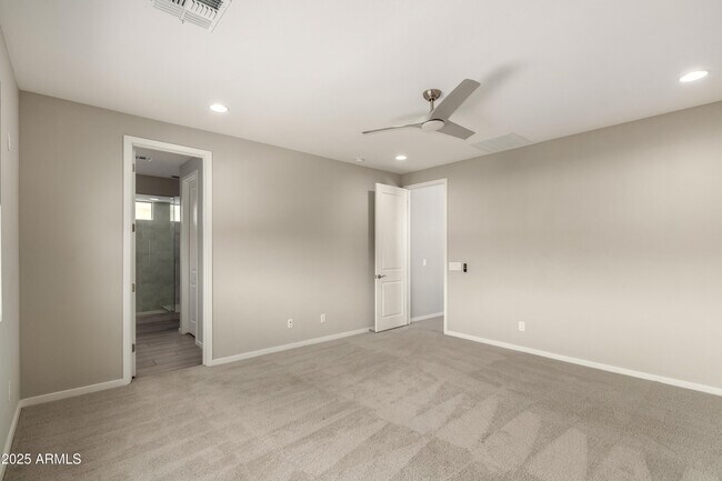 Building Photo - 3551 E Louise Dr
