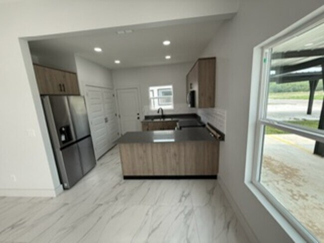 Building Photo - 2813 Bravo Rd