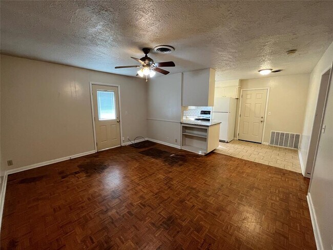Building Photo - 1508 Southern Heights Ave