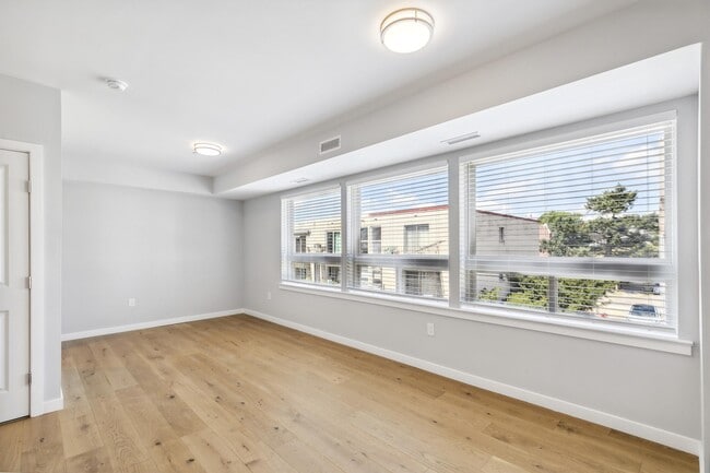 Interior Photo - 3838 Pechin Street