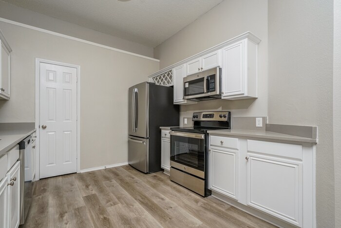Building Photo - 1724 Green Terrace Dr
