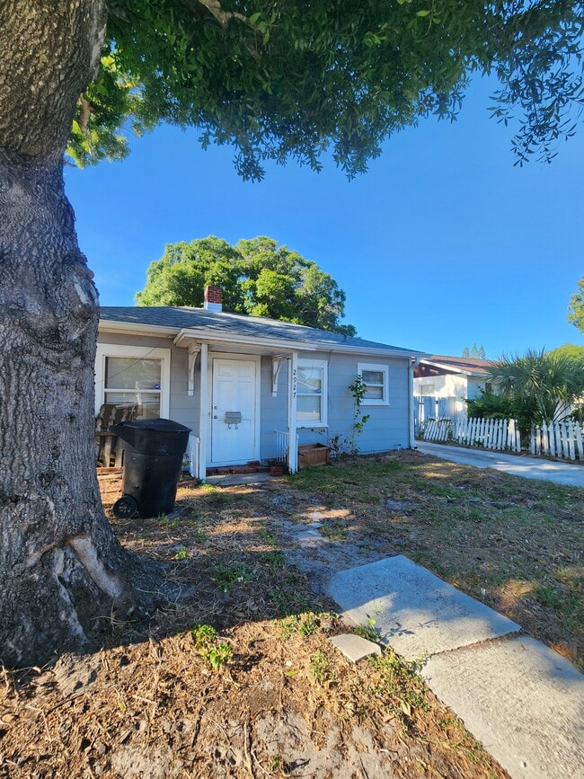 Building Photo - 2927 38th Ave N