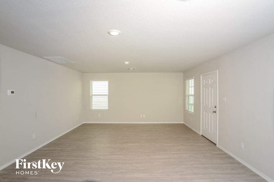 Building Photo - 6445 Cotton Ridge