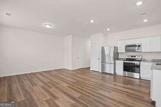 Building Photo - 406 Kings Cross Wy