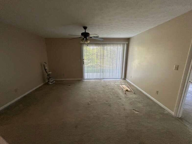 Building Photo - 12 Mallard Glen Dr
