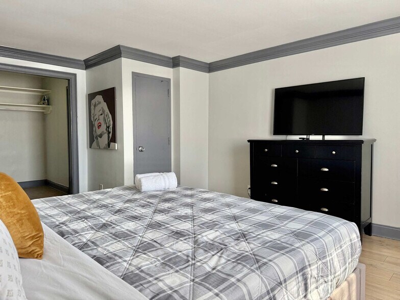 Building Photo - 215 Piedmont Ave NE