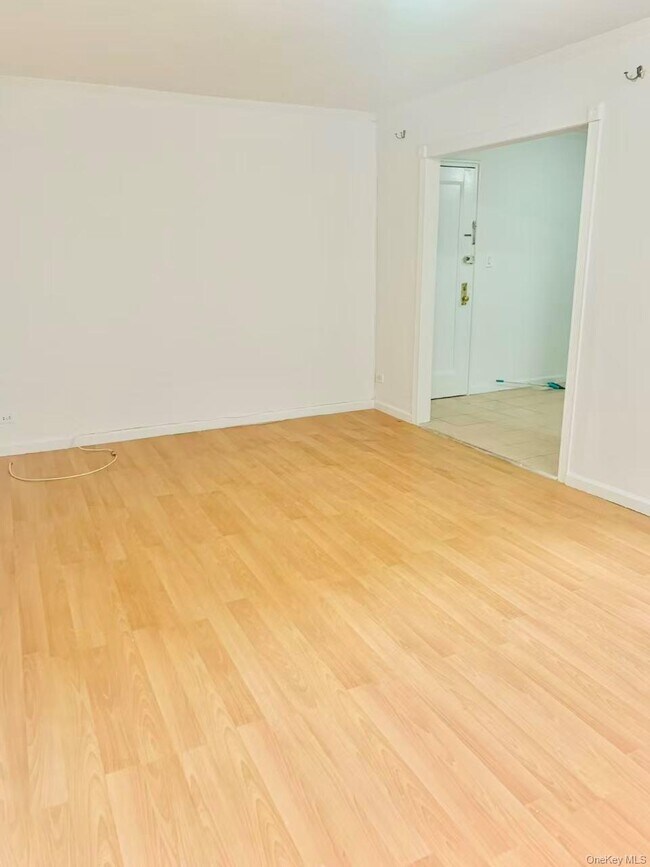 Building Photo - 42-45-45 Kissena Blvd