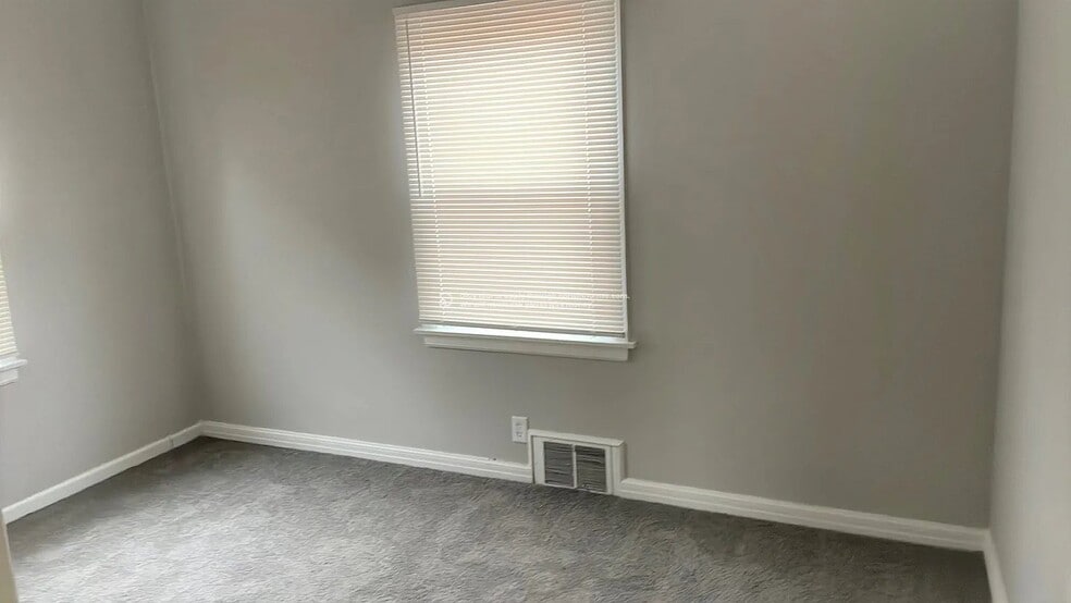 Building Photo - 5951 N 64th St