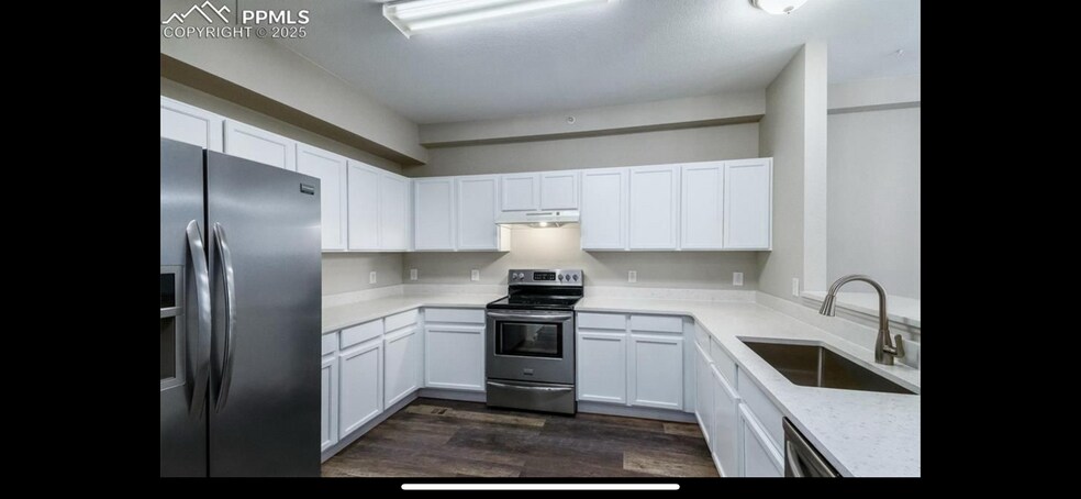 Building Photo - 9758 Laredo St